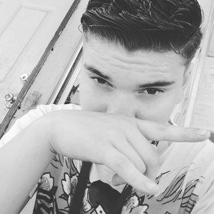 Meet your Posher, Julian